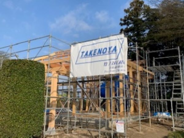 足場　神社建て替え